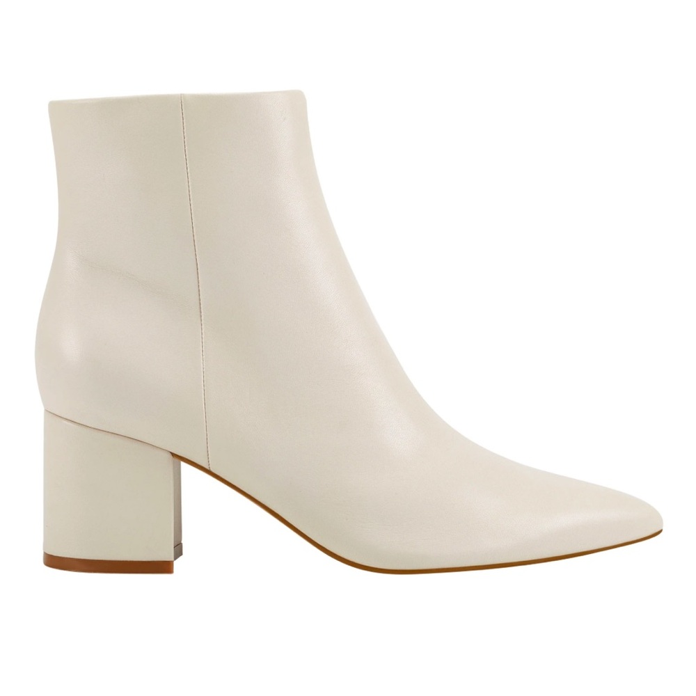 Marc Fisher Jarli bootie, white. Size 9. EUC